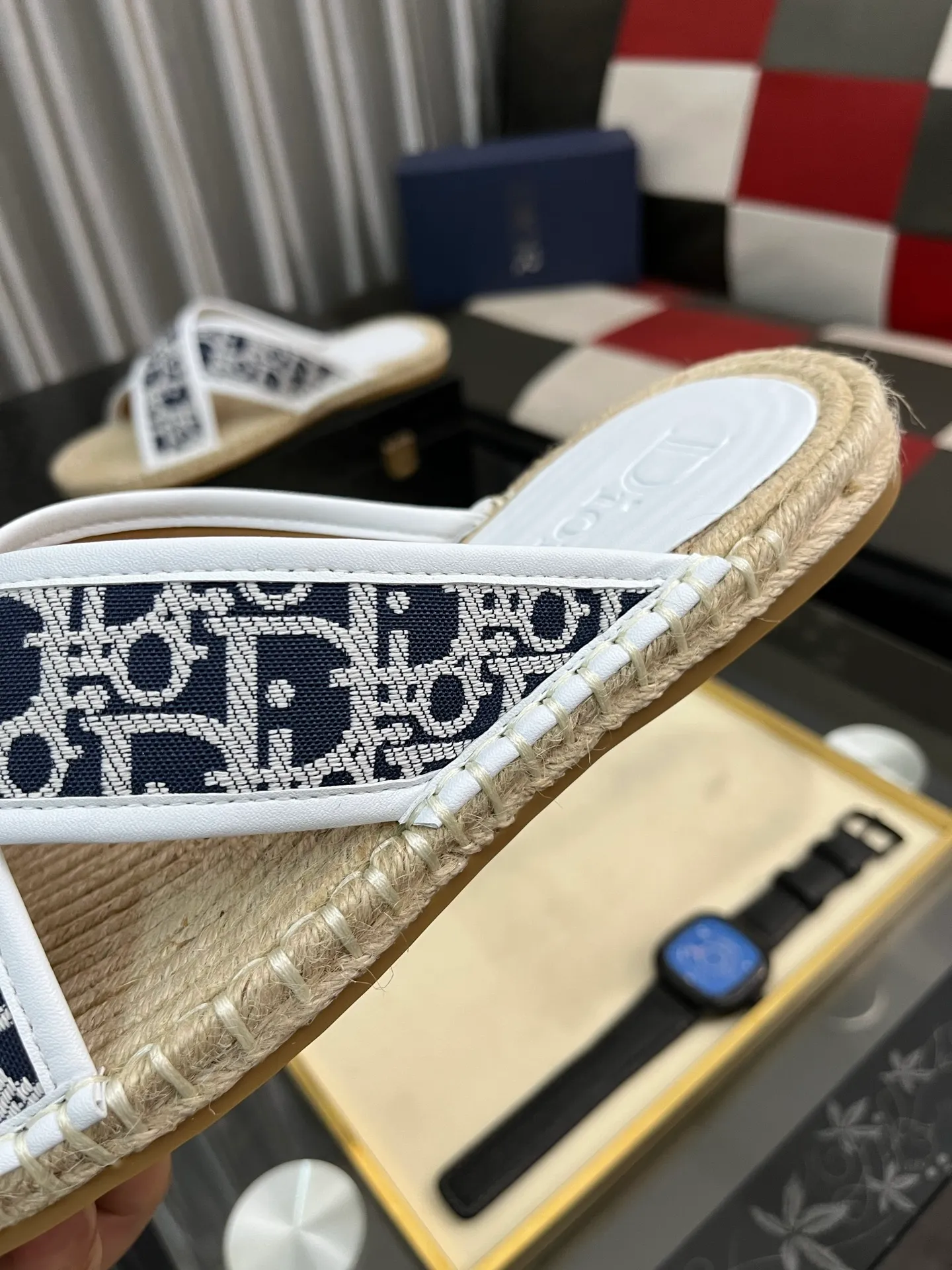 Men's shoes💰320⌚️⌚️DIOR Dior slippers New slippers are on sale simultaneously. Original materials imported from Italy. Fully imported sheepskin lining, sole: original sole provided by the original factory, exclusive movable molded sole, super comfortable, original factory follow-up goods, 🔍🔍high quality, can be entered and exited the counter at will, code number: 38-442️⃣colors available
